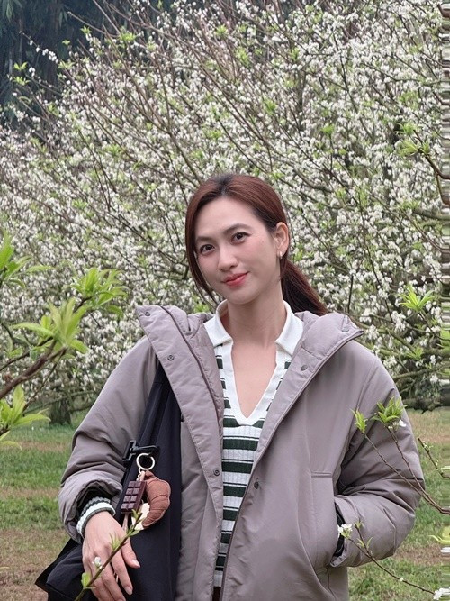 Từng có thời điểm, cha mẹ gợi ý cô học một nghề như hớt tóc, làm móng… để sớm có công việc ổn định. Sau khi tốt nghiệp lớp 12, Phương Anh Đào theo học ngành quản trị kinh doanh một năm rồi quyết định dừng lại giữa chừng để theo đuổi đam mê nghệ thuật.