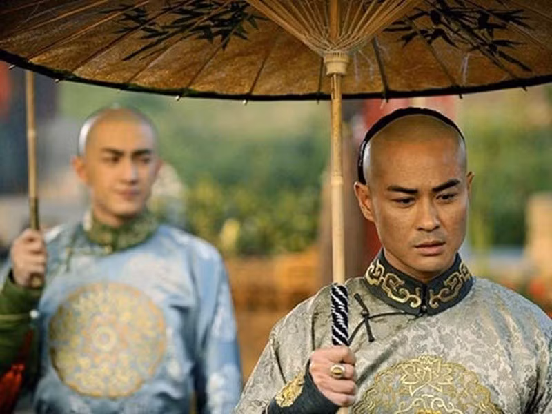 Ngoài Bộ bộ kinh tâm, Trịnh Gia Dĩnh còn góp mặt trong các phim Bằng chứng thép 2, Diệp Vấn, Cung tâm kế. Ảnh: Khám Phá.