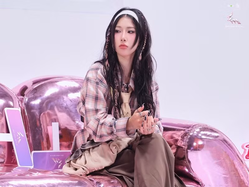 Hát hay, nhảy đẹp, biết sáng tác, Lyhan thường được các đội trưởng chọn về đội. Ảnh: FB Lyhan.