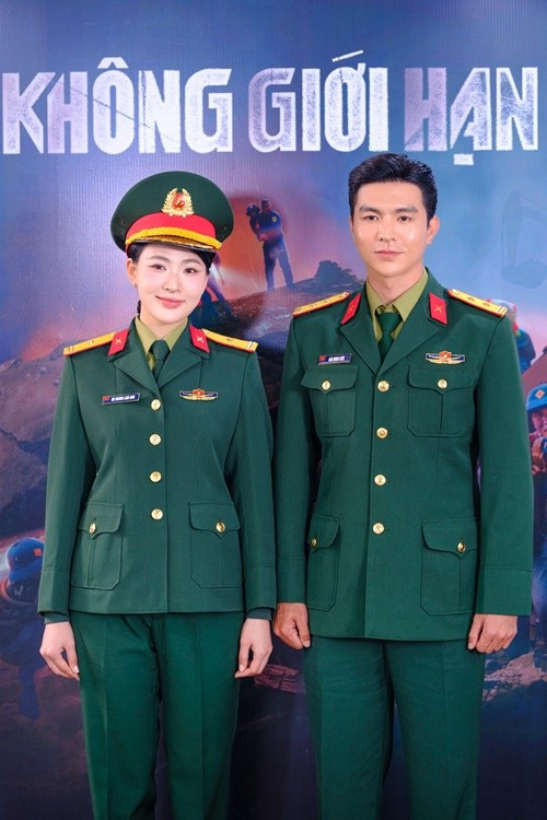 Minh Trang hiện tại gây chú ý khi tham gia bộ phim truyền hình Không giới hạn. Theo VOV, Minh Trang vào vai Thiếu tá Hà Hoàng Lam Anh- một nữ quân nhân công tác tại đơn vị tác chiến không gian mạng, có tính cách mạnh mẽ, xông pha, dám nghĩ, dám làm. Lam Anh có tình cảm với Trung tá Đào Minh Kiên (Steven Nguyễn đóng).