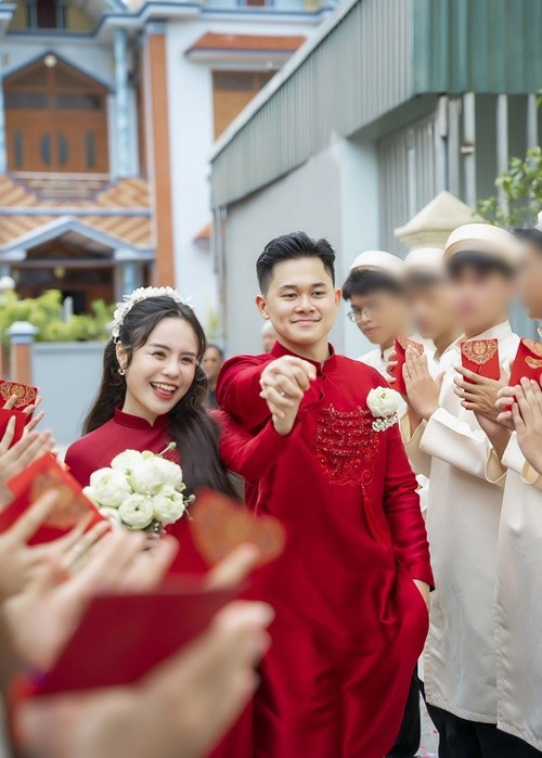 Nữ ca sĩ giấu tin bầu bí trong 5 tháng qua. Ảnh: FB Thái Trinh.