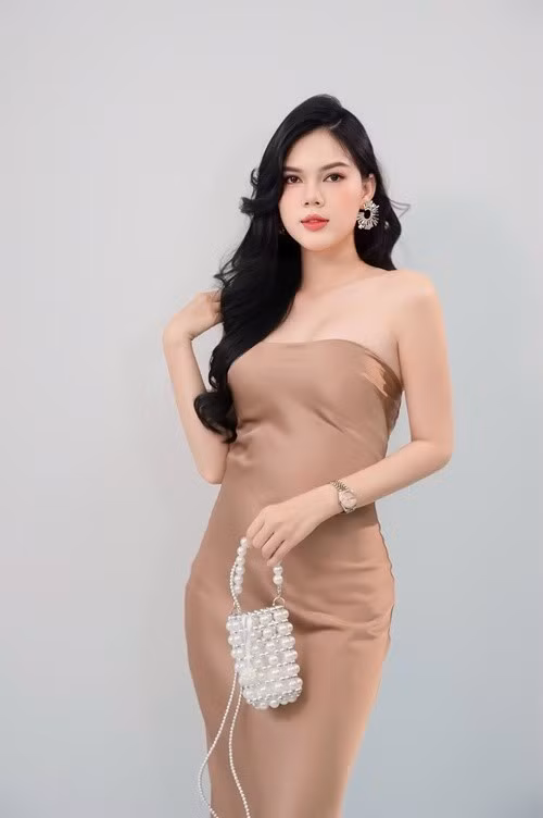 Ngọc Trinh còn đóng các phim Bí mật hai thế giới, Ba đời nữ tướng, Kén mẹ chồng, Trả em kiếp này, Báo thù, Chuông gió, Màu cát. Ảnh: FB Ngọc Trinh.