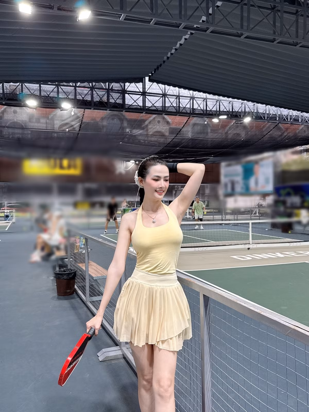 Phan Thị Mơ ngày càng gợi cảm. Ở đời thường, cô chuộng váy áo trẻ trung, sành điệu. Ảnh: FB Phan Thị Mơ.