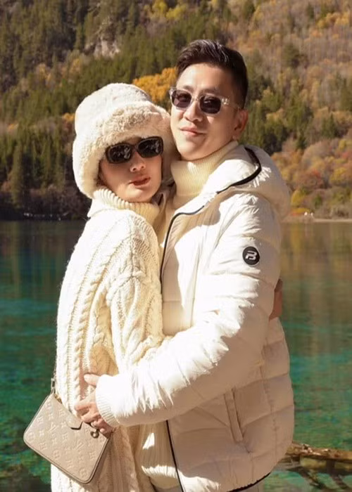 Lê Thúy kết hôn với Đỗ An năm 2015. Vợ chồng nữ người mẫu luôn dành cho nhau lời ngọt ngào. Ảnh: FB Lê Thúy.