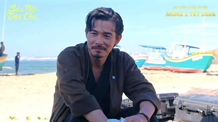 Trong sinh hoạt hằng ngày, nam diễn viên duy trì lối sống giản dị, ban ngày đi làm, buổi tối dành thời gian tập gym, chạy bộ và rèn luyện sức khỏe. Ảnh: Người Lao Động.