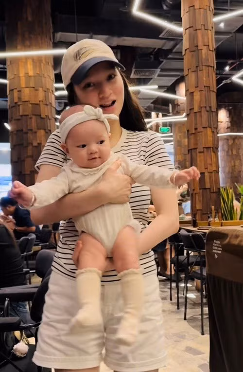 Vợ Ngọc Thuận sinh con gái đầu lòng vào năm 2024. Ảnh: FB Ngọc Thuận.