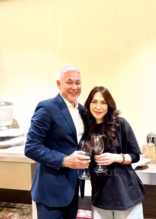 Trên trang cá nhân, diễn viên Tùng Yuki đăng tải nhiều hình ảnh bên Mỹ Tâm. Ảnh: FB Tùng Yuki.