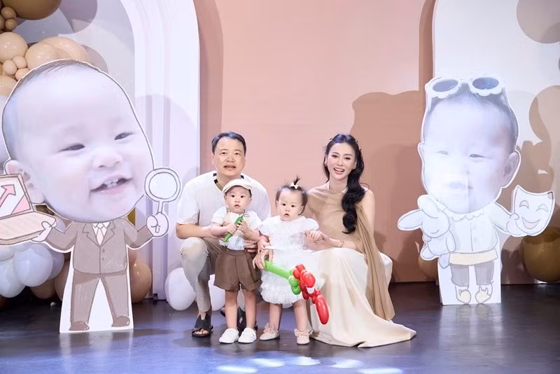 Phương Oanh - Shark Bình kết hôn năm 2023, có hai con chung vào năm 2024. Ảnh: FB Shark Bình.