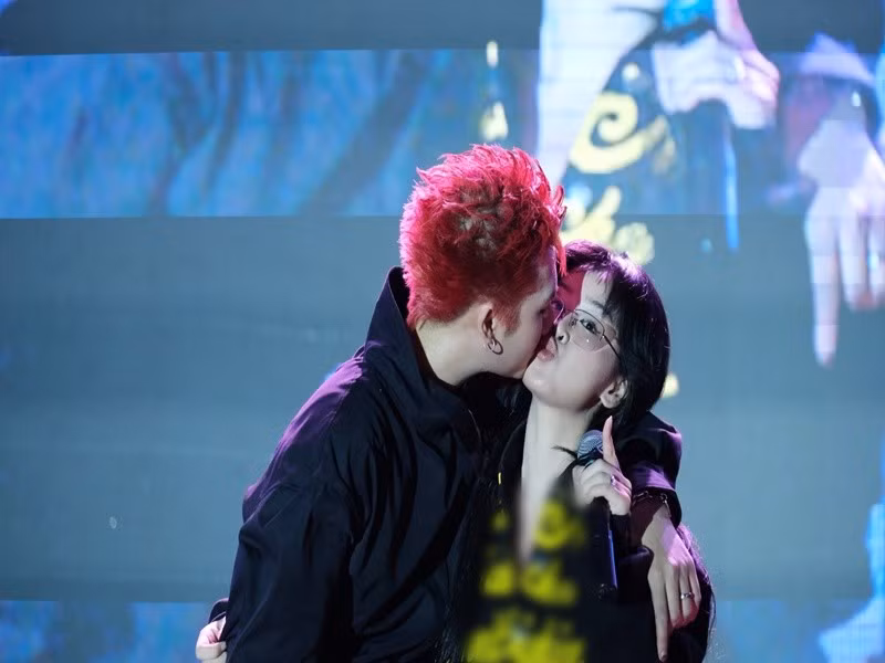 Rio hiện tại góp mặt trong dàn nghệ sĩ của chương trình Anh trai say hi mùa 2. Ảnh: FB Rio.