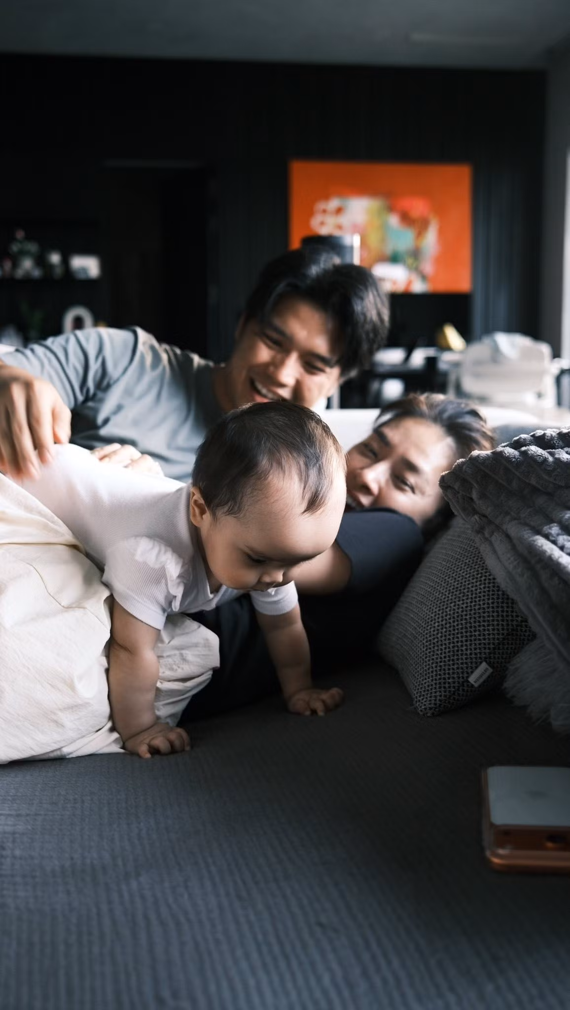 Ngô Thanh Vân thừa nhận hôn nhân không phải lúc nào cũng màu hồng: “Sẽ có những ngày mệt, những đêm thức trắng, những áp lực mà chỉ người trong cuộc mới hiểu”. Tuy nhiên, chính những thử thách đó giúp cô nhận ra tình yêu thật sự nằm ở việc cùng nhau đi qua mọi khó khăn. Ảnh: FB Ngô Thanh Vân.