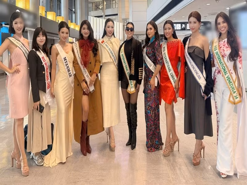 Đại diện Việt Nam bày tỏ: "Đã gặp được những người bạn đầu tiên trong đại gia đình Miss International 2025, hào hứng quá cả nhà ơi". Ảnh: FB Kiều Duy.