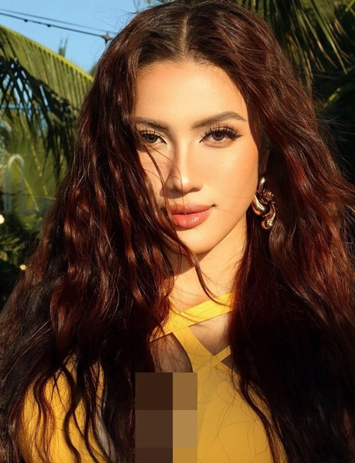 Á hậu Minh Nhàn có thành tích học tập đáng nể. Theo Tiền Phong, người đẹp có IELTS 8.0, 12 năm là học sinh giỏi, đoạt giải Ba Nghiên cứu khoa học cấp khoa Đại học Kinh tế - Đại học Đà Nẵng 2022.