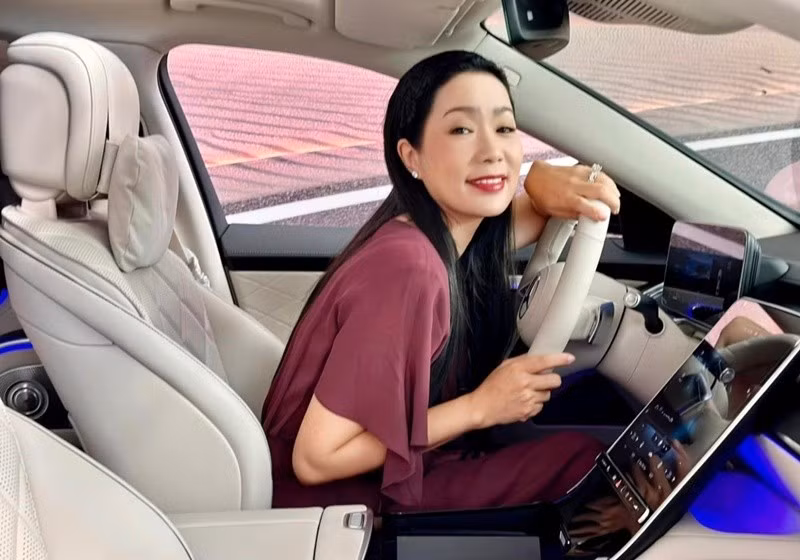 Nữ diễn viên có biệt thự 10 tỷ, những chiếc xe hơi sang trọng, nhẫn kim cương, đồ hiệu đắt đỏ. Ảnh: Vietnamnet.