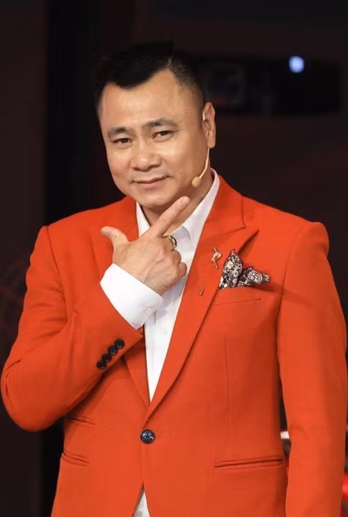 Tự Long sinh ra trong gia đình có truyền thống nghệ thuật. Bố Tự Long là nghệ sĩ Vũ Tự Lẫm, mẹ anh là nghệ sĩ Minh Phức. Ảnh: FB Tự Long.