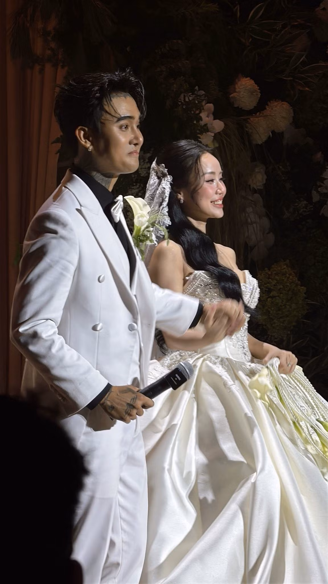 Ca sĩ Trung Quân Idol hé lộ nhiều khoảnh khắc đẹp như mơ trong đám cưới của rapper Đạt G và Bảo Ngọc vào tối ngày 13/7. Ảnh: FB Trung Quân Idol.