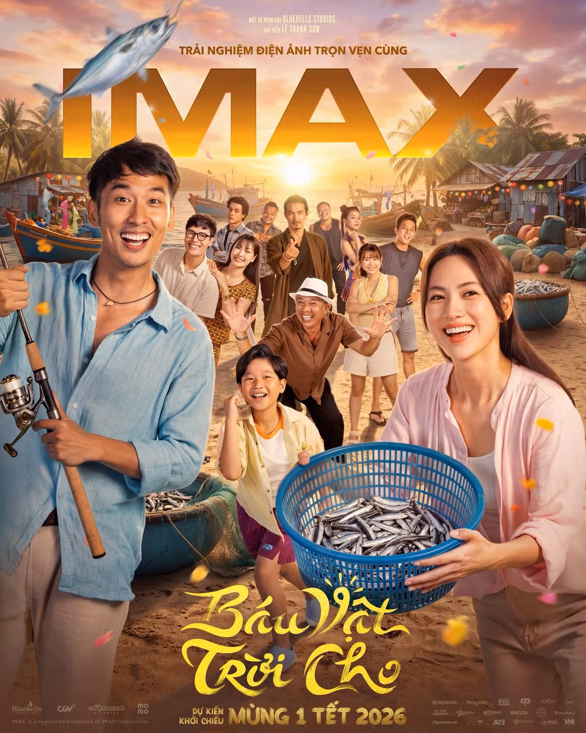 Theo Phụ Nữ Việt Nam, trong Báu vật trời cho, Tuấn Trần vào vai Hồng, có bạn gái là Ngân do Bích Ngọc thủ vai. Chia sẻ về quá trình hợp tác, Bích Ngọc cho biết: “Anh Tuấn Trần là một diễn viên giỏi và giúp đỡ tôi rất nhiều. Khi đã vào vai người yêu, các diễn viên cần có sự thoải mái để hoàn thành cảnh phim một cách tốt nhất”. Ảnh: FB Tuấn Trần.