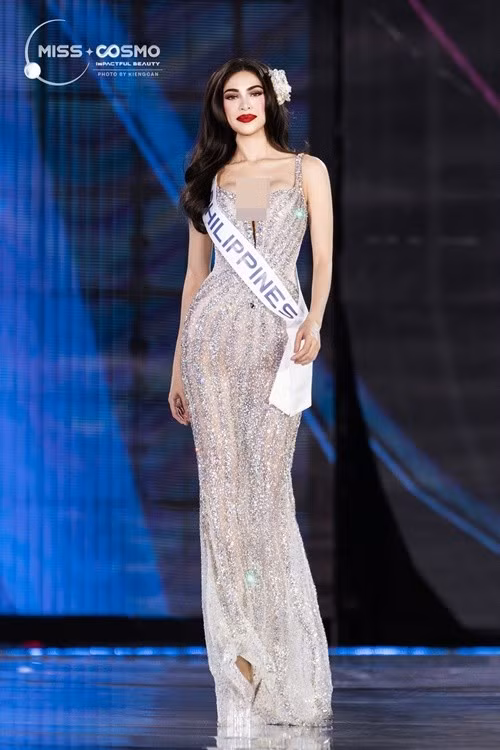 “Là phụ nữ, chúng ta có thể tự đứng vững bằng chính mình, và phụ nữ cũng có thể có được tất cả”, Chelsea bày tỏ. Ảnh: Miss Cosmo.