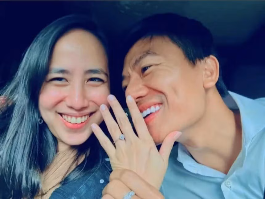 Tháng 1/2025, Hiếu Nguyễn cầu hôn bạn gái. Theo Znews, bạn gái nam diễn viên đến từ Philippines, đang làm luật sư tại Hong Kong (Trung Quốc). Ảnh: Znews.