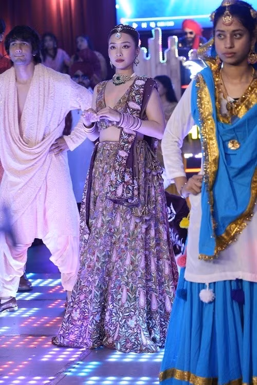 Phim có 75% bối cảnh quay tại Việt Nam và 25% quay tại Ấn Độ. Ảnh: VOV.