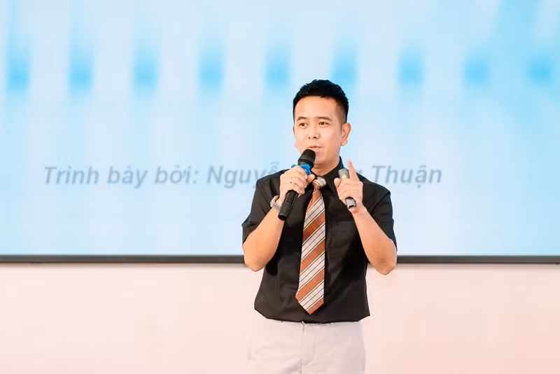 Nam diễn viên gác lại sự nghiệp nghệ thuật. Ảnh: FB Hùng Thuận.
