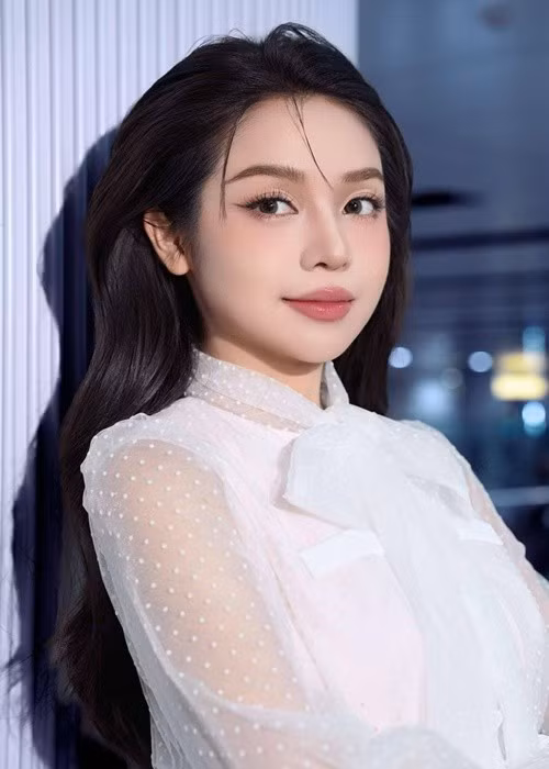 Thanh Thủy từng có tình yêu học trò, sinh viên trong sáng. Ảnh FB Thanh Thủy.