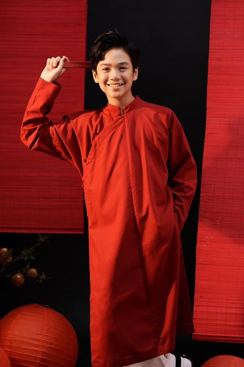 Hạo Khang chia sẻ, em cố gắng xem thật nhiều bộ phim với nhiều thể loại để cải thiện khả năng diễn xuất. Ảnh: FB Hạo Khang.