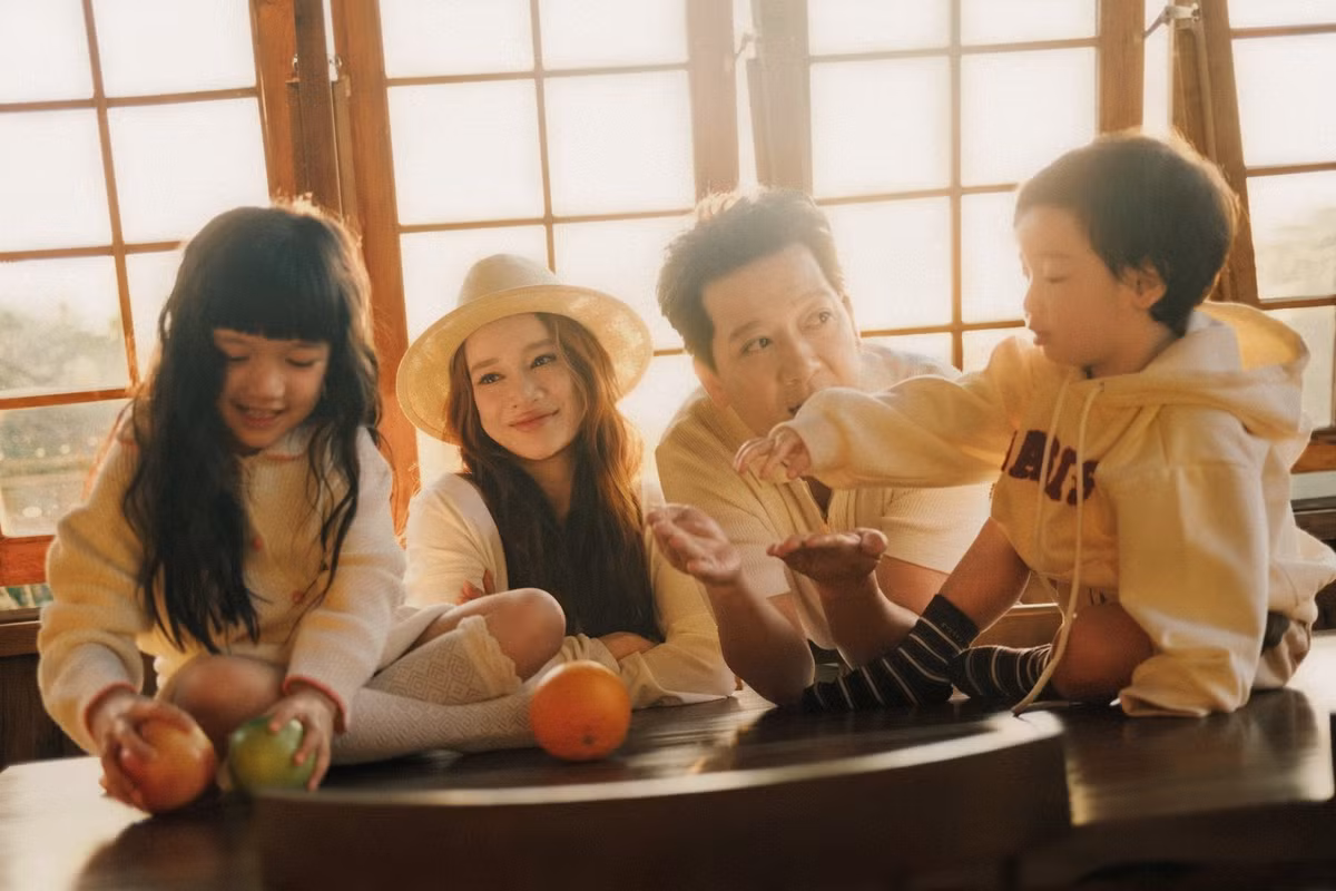 Cuộc sống hôn nhân kín tiếng nhưng hạnh phúc của Nhã Phương nhận được nhiều thiện cảm. Trên trang cá nhân, cô thường chia sẻ những khoảnh khắc đời thường giản dị bên chồng và các con, toát lên cảm giác ấm áp, đủ đầy. Ảnh: FB Nhã Phương.