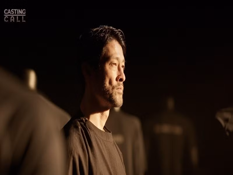 Sau Dòng máu anh hùng, Johnny Trí Nguyễn đóng phim Nụ hôn thần chết, Để Mai tính, Vú em tập sự. Đầu năm 2025, anh cho biết bản thân sẽ làm đạo diễn võ thuật cho dự án phim dã sử Hộ linh tráng sĩ, đồng thời cùng đạo diễn Charlie Nguyễn khởi động làm Dòng máu anh hùng 2. Ảnh: Thế Giới Điện Ảnh.