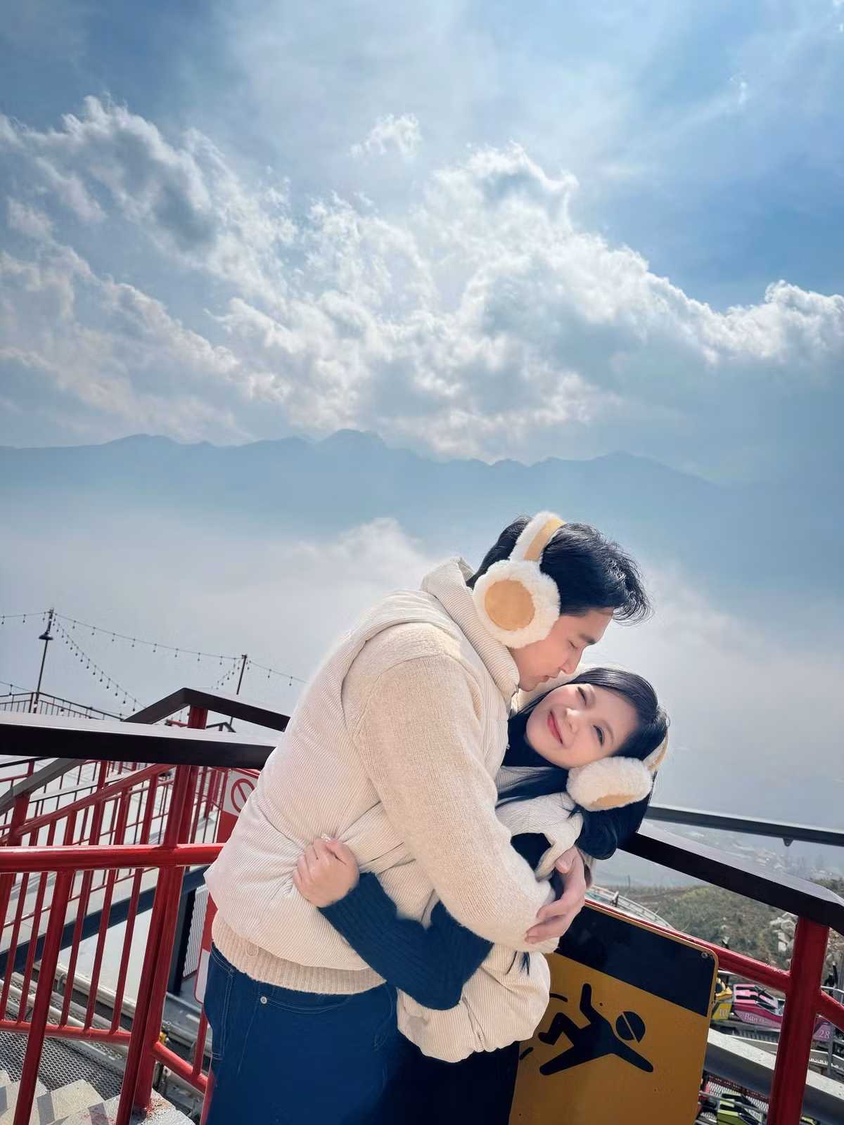 Ngọc Huyền - Đình Tú tận hưởng cuộc sống vợ chồng son ngọt ngào. Cặp đôi thường xuyên đi du lịch, tham gia các sự kiện. Ảnh: FB Đình Tú.