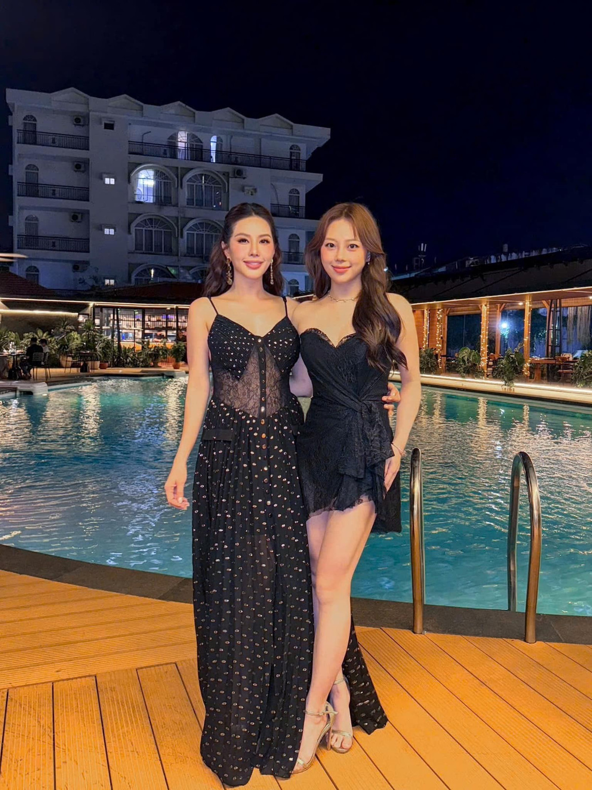 Trên trang cá nhân, Hoa hậu Thu Hoài vừa gửi lời chúc mừng sinh nhật đến con gái Chen Huai Hsiu. "Mẹ không hứa cho con cả thế giới nhưng mẹ đã cho con cả thanh xuân của mẹ. Chỉ mong con có trí tuệ, đủ bản lĩnh để hạnh phúc theo cách của riêng mình", Thu Hoài nhắn nhủ ái nữ. Ảnh: FB Thu Hoài.