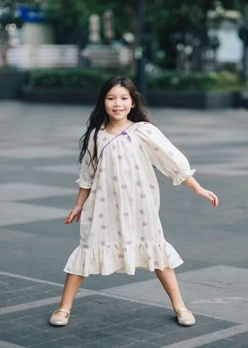 Con gái lai Tây của Hà Anh sinh năm 2018, xinh xắn.