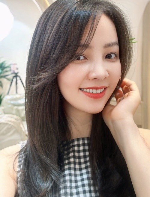 Tháng 5/2025, Thụy Vân khoe diện mạo tươi tắn với mái tóc mới. Ảnh: FB Thụy Vân.