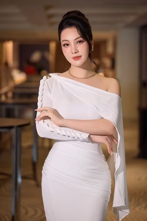 Thụy Vân chia sẻ trên Tiền Phong, cô sinh con thứ 2 cách đây 2 tháng. Thời gian qua, cô thỉnh thoảng xuất hiện trên sóng truyền hình nhưng hạn chế nhận lời dẫn sự kiện. Ảnh: Tiền Phong.