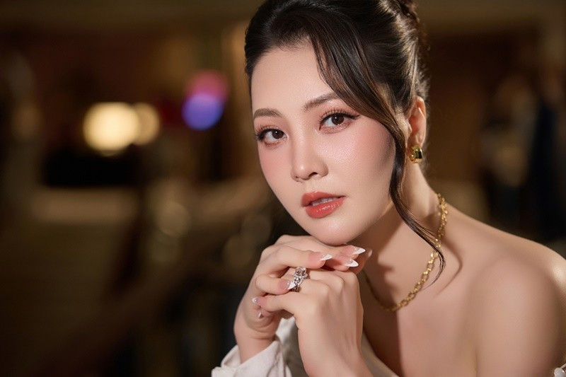 Thụy Vân chia sẻ trên Dân Việt, vì quá nhớ công việc, thích được làm công việc mình yêu thích nên ngay khi sức khỏe ổn định, cô nhận lời dẫn nhiều chương trình, sự kiện. Ảnh: Vietnamnet.