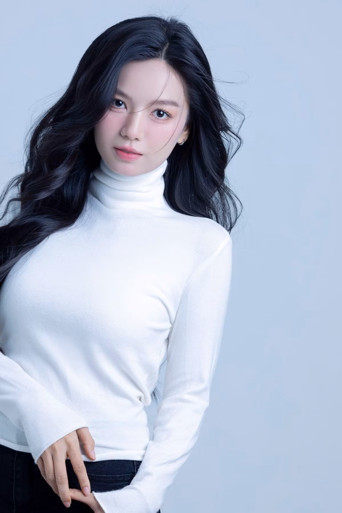 Trước Mưa đỏ, Hạ Anh đóng nhiều phim như Lật mặt: 48h, Yêu đi đừng sợ, Cả một đời ân oán phần 2, Lưới trời. Ảnh: FB Lê Hạ Anh.