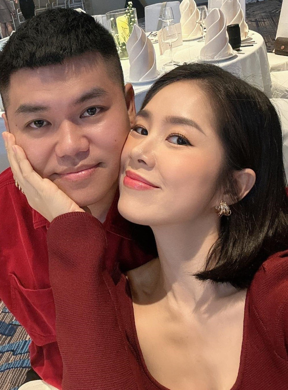 Vợ chồng Lê Phương ưu tiên gia đình và con cái. Những khoảnh khắc đời thường được Lê Phương chia sẻ cho thấy Trung Kiên là người chồng tâm lý, yêu thương con riêng của vợ như ruột thịt, còn Lê Phương thì luôn dành cho chồng sự trân trọng và biết ơn.