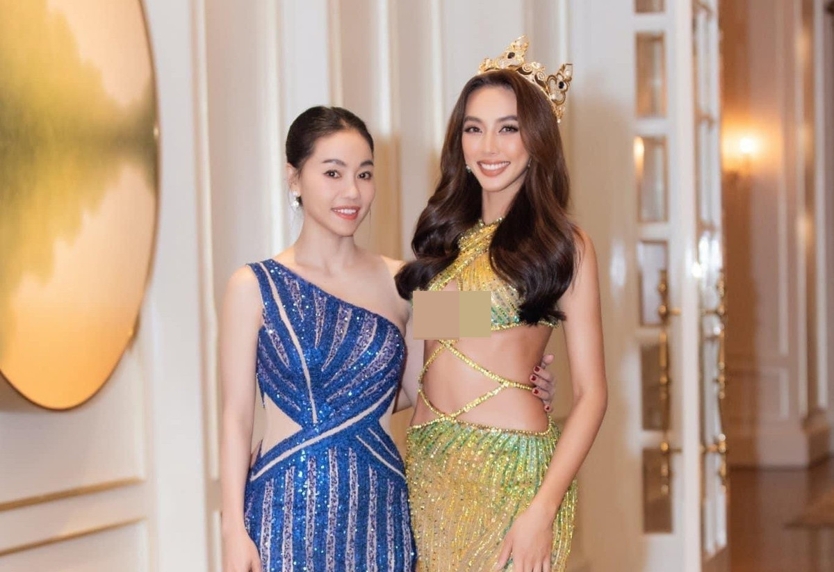 Mới đây, theo Znews, ngày 7/9, theo kết luận điều tra vụ án kẹo Kera, Cơ quan Cảnh sát điều tra Bộ Công an đề nghị truy tố Thùy Tiên (phải) tội Lừa dối khách hàng. Ngoài ra, quá trình điều tra vụ án, Bộ Công an đã xem xét vai trò, trách nhiệm của các cá nhân tại Công ty cổ phần Quảng cáo Thương mại Sen Vàng, đơn vị trực tiếp quản lý Thùy Tiên, trong đó có Tổng giám đốc Phạm Kim Dung và 3 người khác. Ảnh: Tiền Phong.