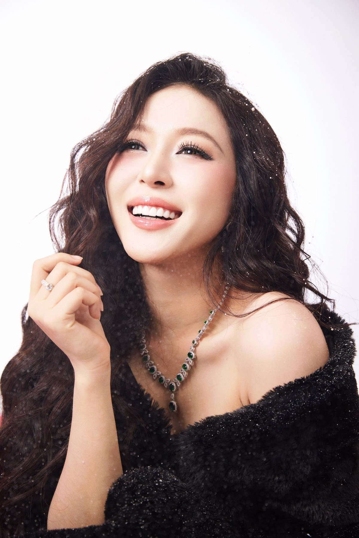 Kiều Duy còn ghi điểm nhờ thần thái tự tin, phong thái chững chạc. Ảnh: FB Kiều Duy.