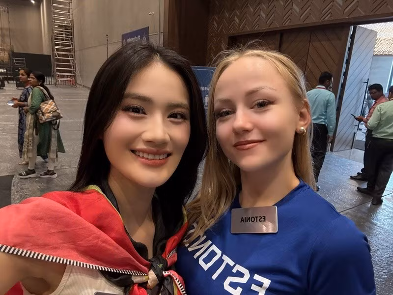 “Chính tình cảm của mọi người đã làm nên một hành trình thật trọn vẹn với Ý Nhi. Cảm ơn vì đã cho Ý Nhi một hành trình thật đáng nhớ để sau tất cả, khi nhìn lại, mình có thể mỉm cười và nói: "Mình đã thật sự sống hết lòng", cô viết. Ảnh: FB Ý Nhi.