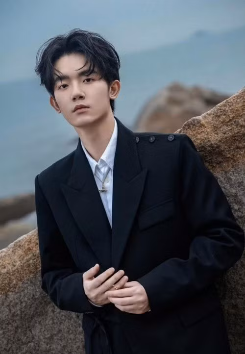 Đoàn làm phim Cẩm nguyệt như ca dùng AI để thay thế khuôn mặt của nhân vật Trình Lý Tố do Lý Minh Đức đóng bằng một diễn viên khác và hoàn thành việc điều chỉnh bộ phim chỉ trong 48 giờ. Ảnh: Vietnamnet.