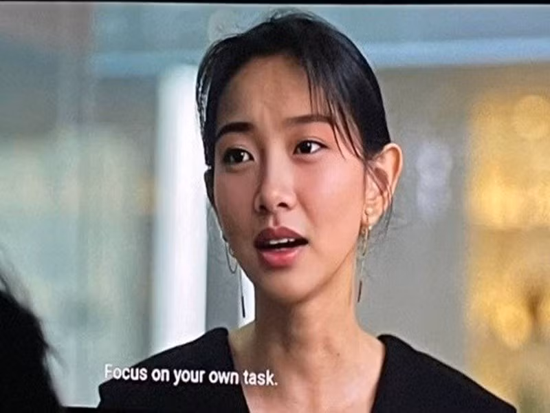 Nhiều cư dân mạng cho rằng nhân vật Hoàng Linh trông thiếu tự nhiên. Trước phim Chốt đơn, nhiều bộ phim cũng dùng AI thay diễn viên vướng ồn ào. Ảnh: Tiền Phong.