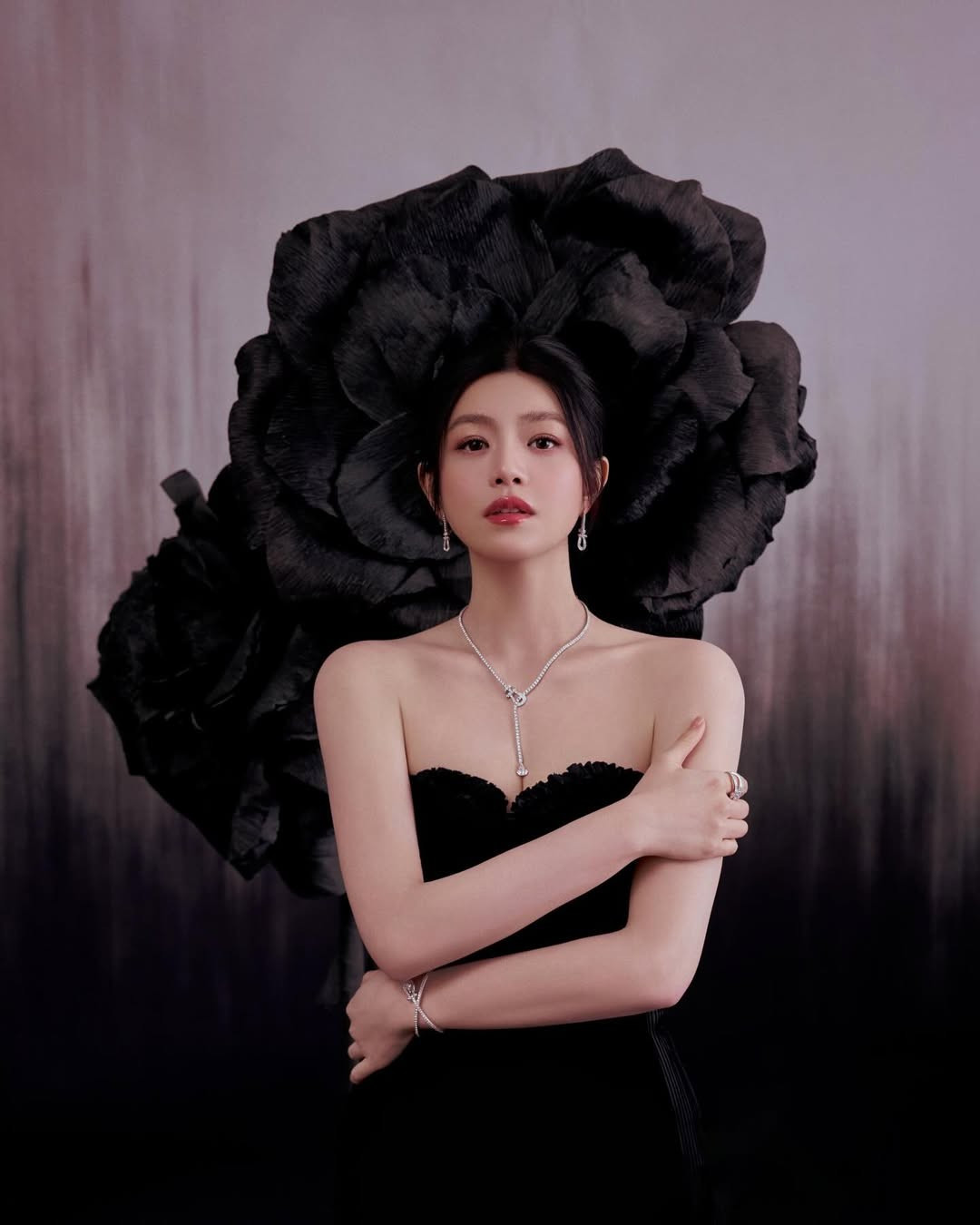 Sau khi công khai ly hôn, Trần Nghiên Hy tái xuất màn ảnh với bộ phim Ngắm bắn hồ điệp. Tác phẩm nhận được sự quan tâm lớn từ khán giả. Ảnh: Instagram Trần Nghiên Hy