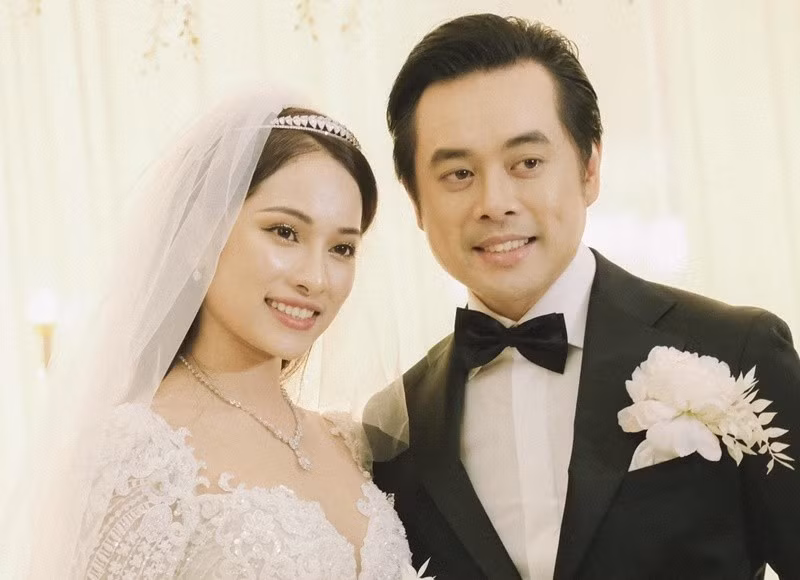 Về mối quan hệ với gia đình chồng, Ngọc Duyên cho biết: “Khi tôi sinh em bé ông bà có về gần hai năm. Trong hai năm đó mẹ chồng với tôi rất hợp nhau. Cũng may là gia đình anh ấy khá dễ tính vì sống ở nước ngoài, không có quá nhiều tiểu tiết như người khác. Hai mẹ con thường xuyên đi chơi, mua sắm với nhau, nhắn tin gọi điện cho nhau suốt ngày”. Ảnh: FB Lưu Ngọc Duyên.