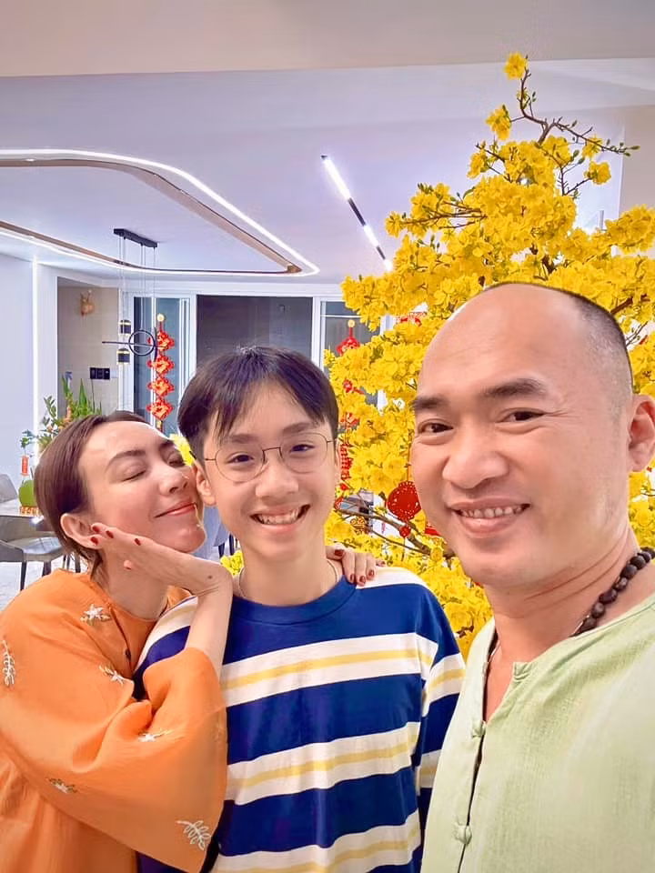 Theo Người Lao Động, vợ chồng Thu Trang chủ động tạo môi trường tự nhiên để con trai phát triển về thể chất lẫn tinh thần một cách tốt nhất.