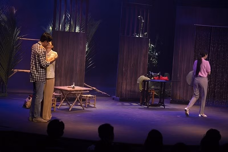 Khả Như và Huỳnh Phương ngày càng thân thiết sau khi diễn chung. Ảnh: Người Đưa Tin.