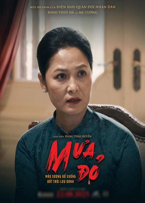 Nghệ sĩ Thúy Hà chia sẻ trên Dân Việt, Mưa đỏ tái hiện lại cuộc chiến khốc liệt ở thành cổ Quảng Trị trong mùa hè năm 1972. Phim cho khán giả thấu hiểu hơn về sự hy sinh lớn lao của ông cha để giữ gìn hòa bình, độc lập. Ảnh: Dân Việt.