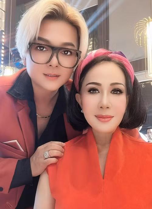 Nam ca sĩ chia sẻ trên Vietnamnet, vợ anh hiền lành, tử tế và rất tôn trọng chồng. Ảnh: FB Vũ Hà.