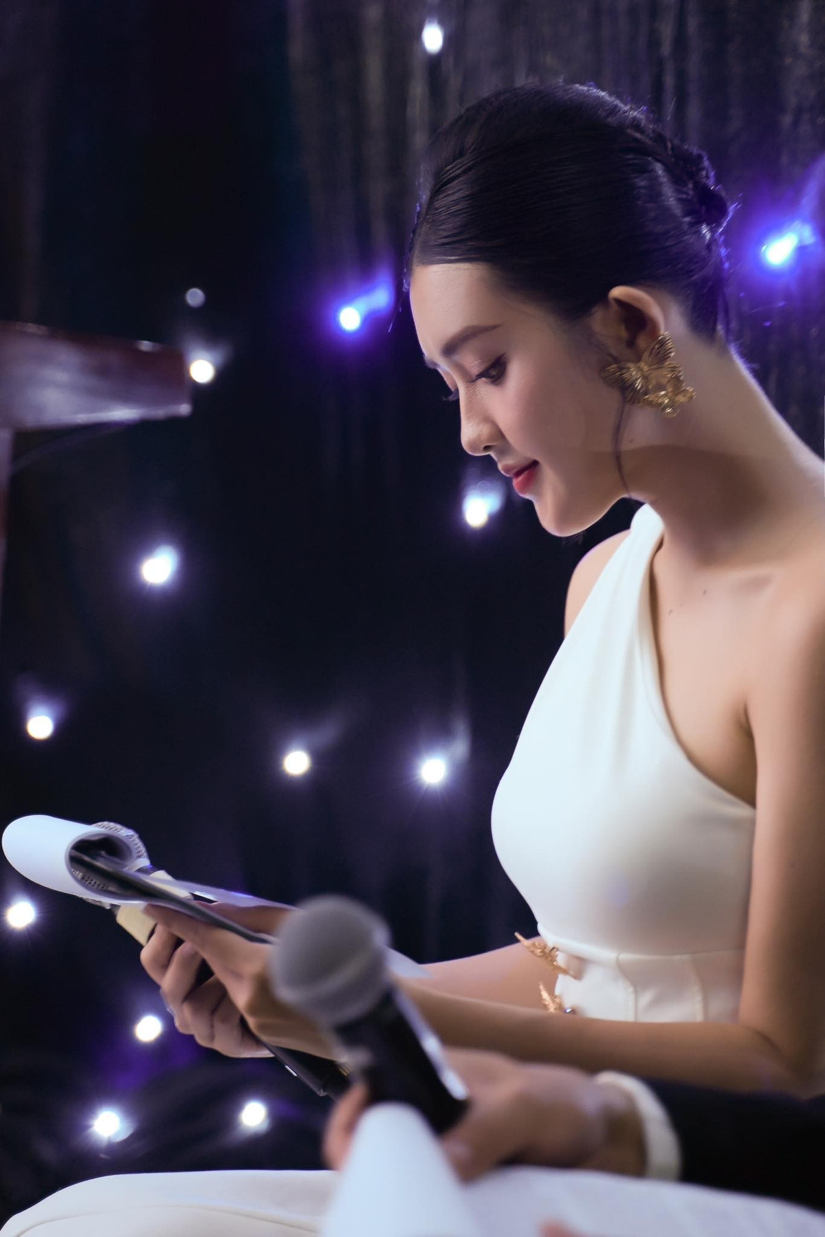 Quản Hân đang theo đuổi công việc MC. Chia sẻ trên Đồng Nai Online, cô cho biết, bí quyết làm nghề là không ngừng cố gắng. "Tôi tin là khi mình làm việc bằng cái tâm, luôn mang tâm thế sẵn sàng học hỏi và cống hiến thì mình đã làm tốt được 50% rồi. Phần còn lại thì tập trung vào các kỹ năng cần thiết của người dẫn chương trình", Quản Hân nói.