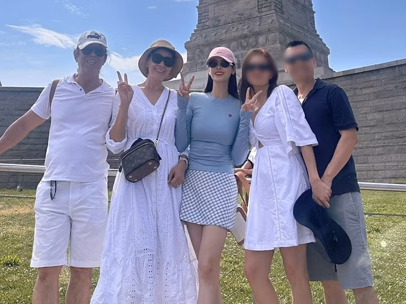 Trương Quỳnh Anh được bố mẹ cưng chiều như công chúa khi còn nhỏ. Ảnh: FB Trương Quỳnh Anh.