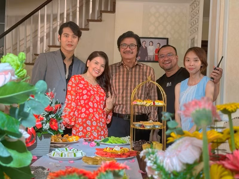 Chia sẻ trên Vietnamnet, Công Ninh cho biết, Ngọc Trinh sống và làm nghề tử tế. Nữ diễn viên luôn đối đãi anh em đồng nghiệp chân thành, không toan tính bất cứ điều gì, đôi khi chấp nhận phần thiệt về mình. Ảnh: Phụ Nữ TP HCM.